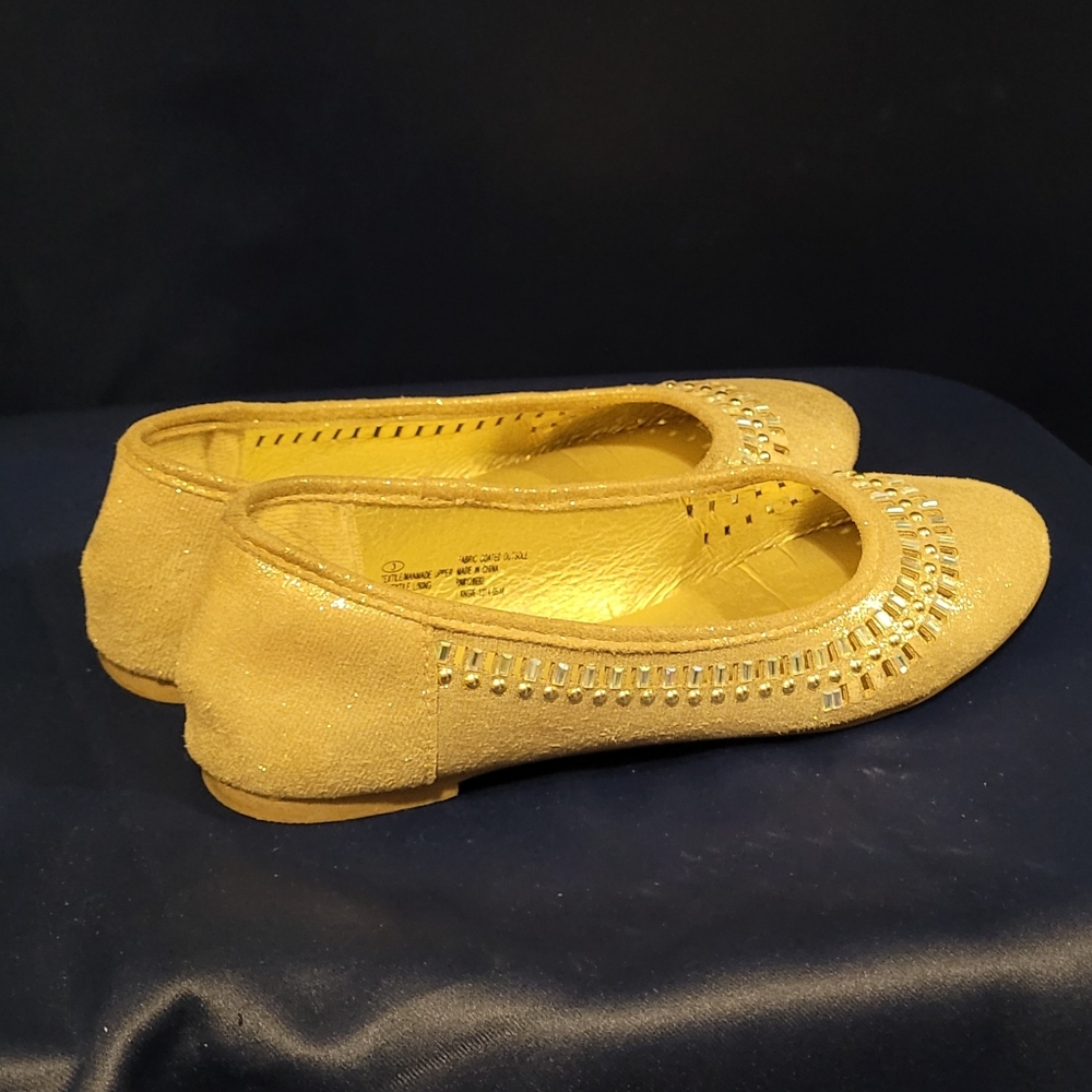 Flats - Picture 2 of 5